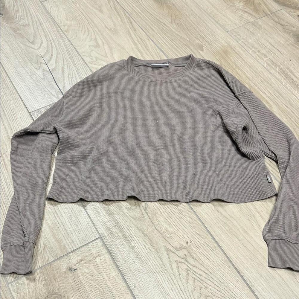 Aritzia Taupe waffle knit Long Sleeve Crop Top